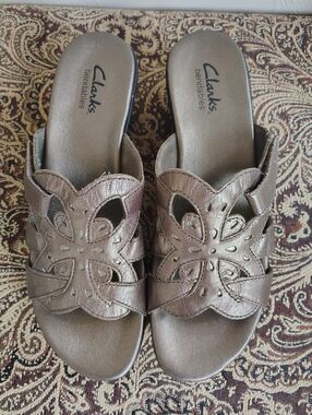 Clarks Metallic Bronze Floral Cutout Slide Mules Size 7M